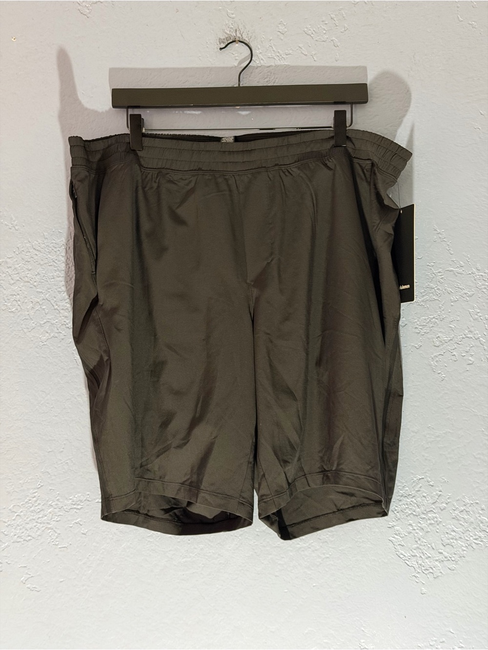 *NWT Lululemon Men’s Pace Breaker Shorts 9" Lined Black 3XL - Picture 2 of 7